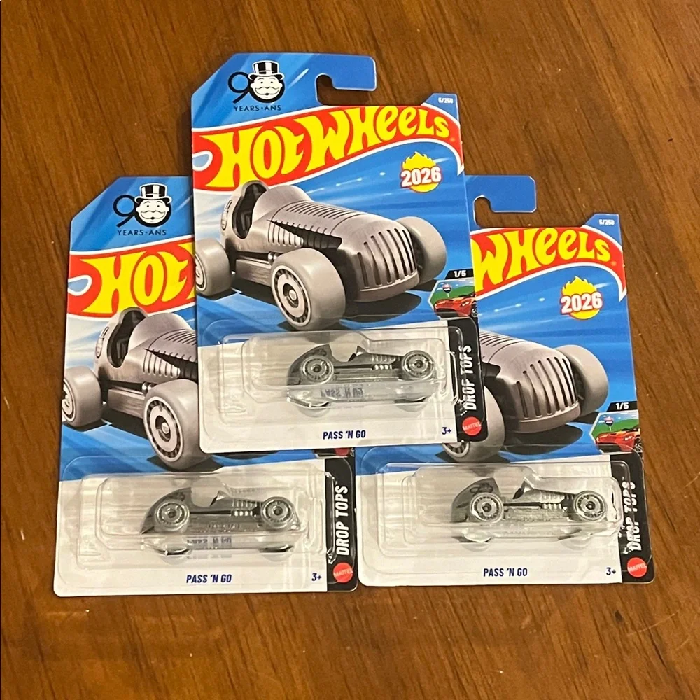 Hot Wheels Monopoly Pass N Go Toy Car new Mattel 1/64